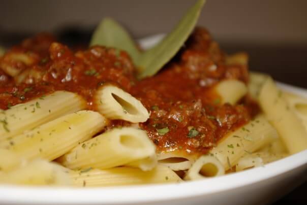 pâte, pasta, tomato, food, nouriture, plat, plate, dish, italian, sauce, dressing, hungry, faim, assiette, egg, restaurant, penne